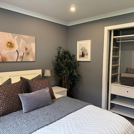 Holly Lodge - 2 X Kingsize Bedrooms With Private Entrance And Free Parking-New Shower Room 오반 외부 사진