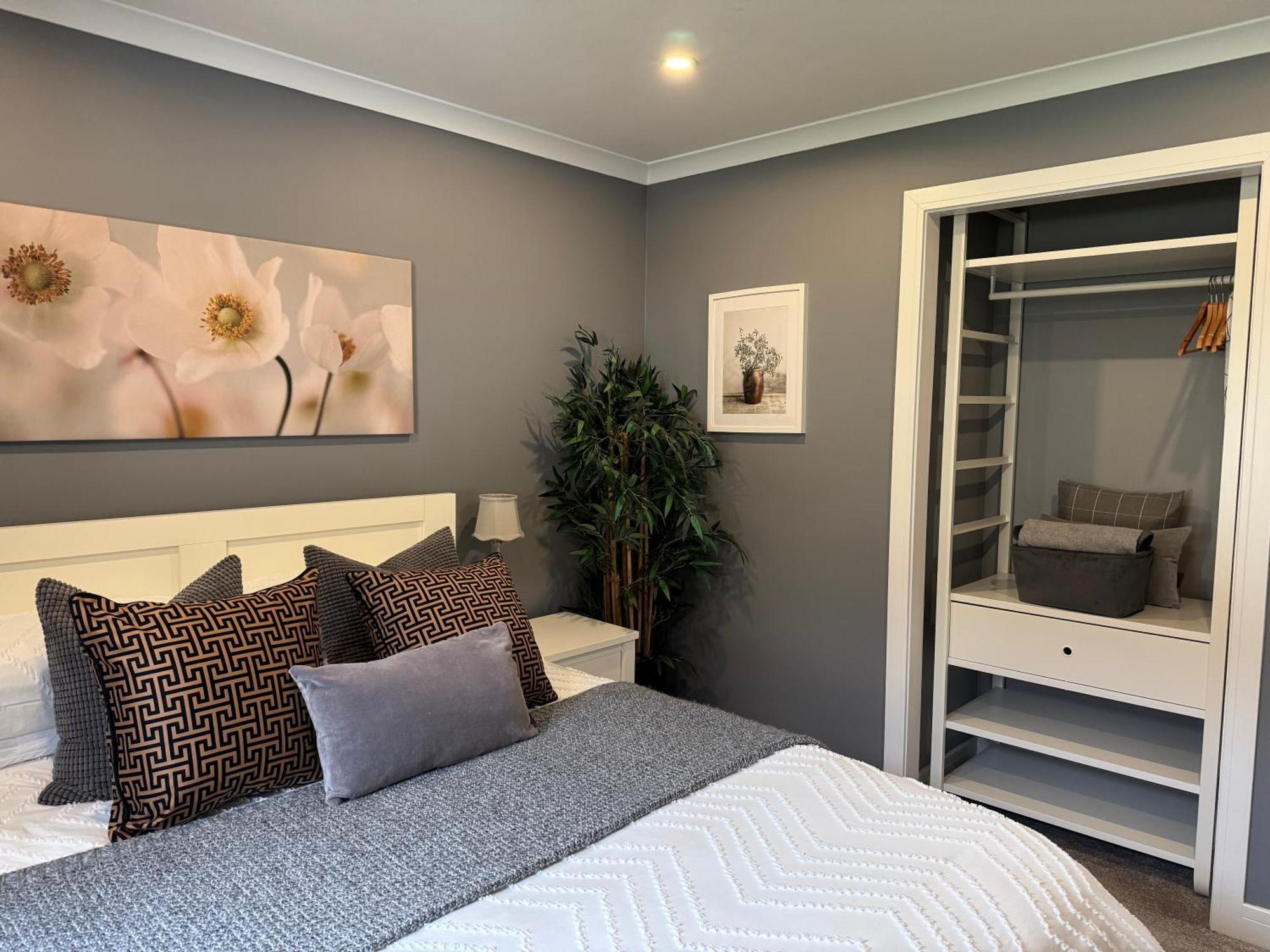 Holly Lodge - 2 X Kingsize Bedrooms With Private Entrance And Free Parking-New Shower Room 오반 외부 사진