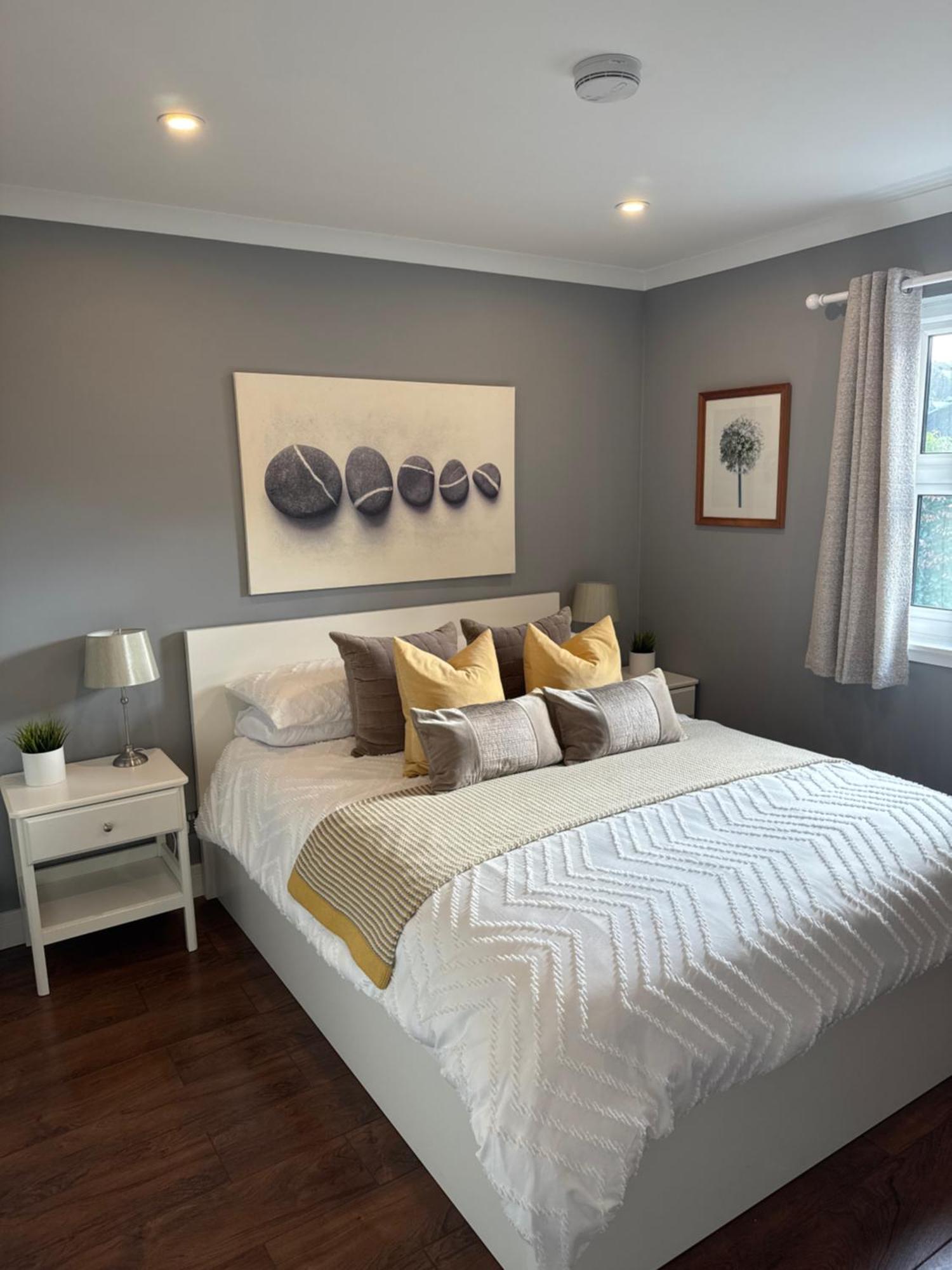 Holly Lodge - 2 X Kingsize Bedrooms With Private Entrance And Free Parking-New Shower Room 오반 외부 사진